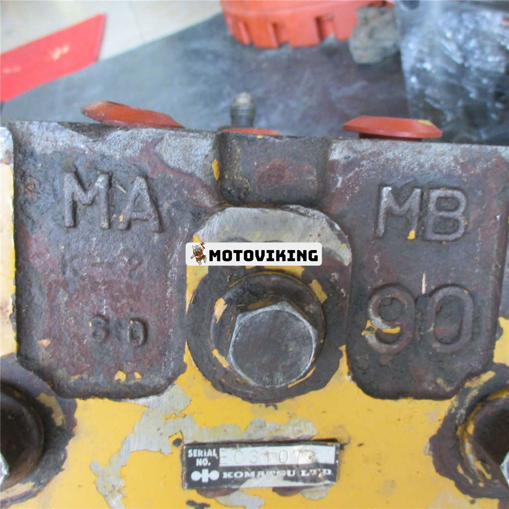 KOMATSU PC200-3 Svängmotor
